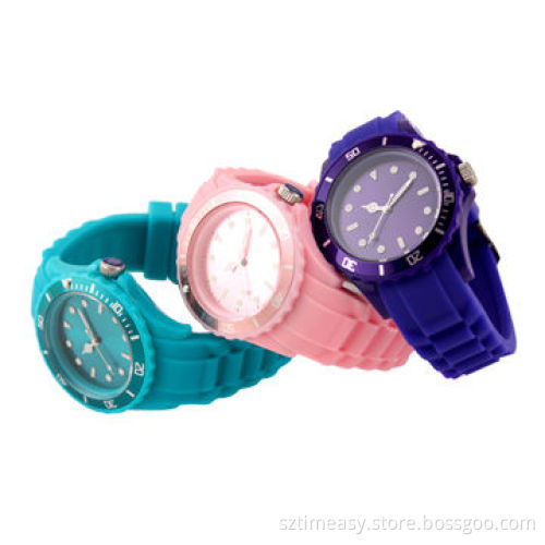 High-quality Silicone Watches with Silicone Band and Plastic Case, Made in China, 2013